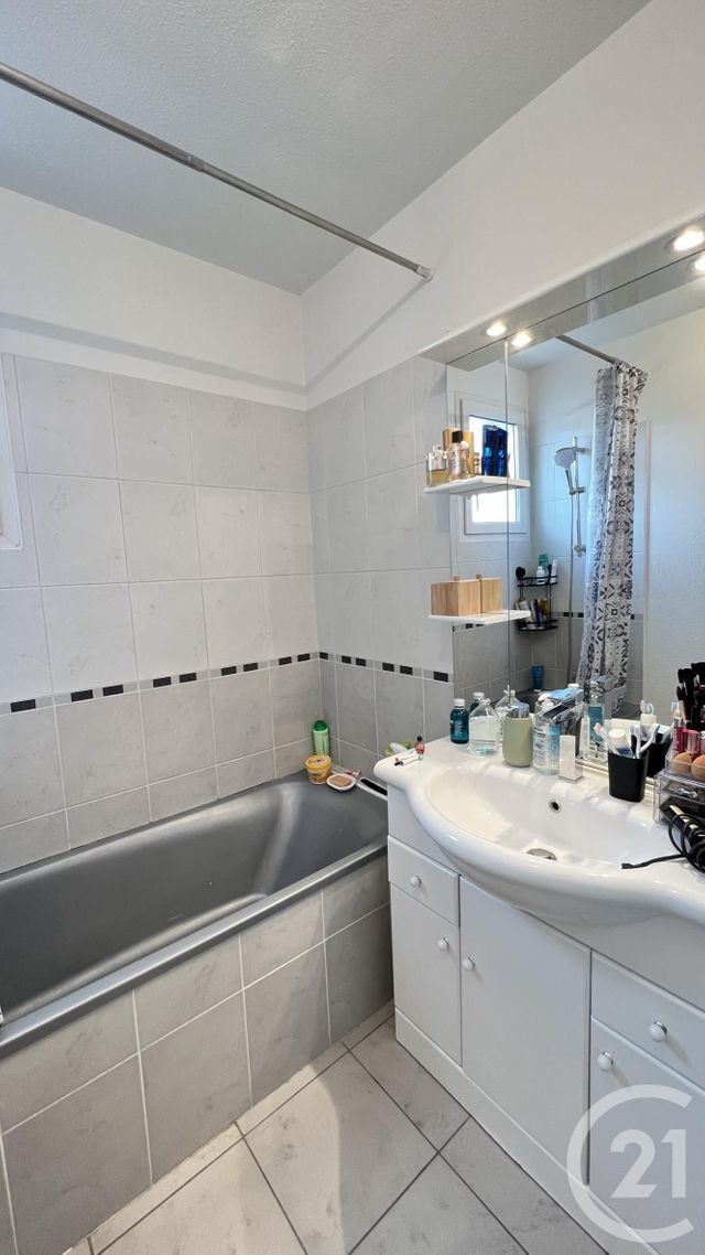 Appartement T3 à vendre - 3 pièces - 64.44 m2 - GAP - 05 - PROVENCE-ALPES-COTE-D-AZUR - Century 21 Habitat