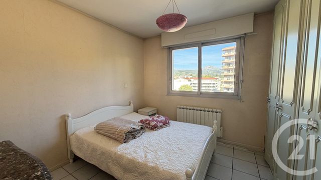 Appartement T4 à vendre - 4 pièces - 84.68 m2 - GAP - 05 - PROVENCE-ALPES-COTE-D-AZUR - Century 21 Habitat