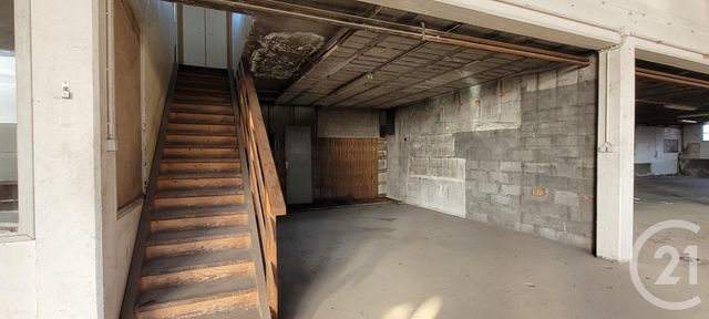 Afficher la photo en grand commerce à louer - 1200.0 m2 - GAP - 05 - PROVENCE-ALPES-COTE-D-AZUR - Century 21 Habitat