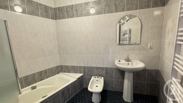 Appartement F3 à vendre - 3 pièces - 84.43 m2 - GAP - 05 - PROVENCE-ALPES-COTE-D-AZUR - Century 21 Habitat