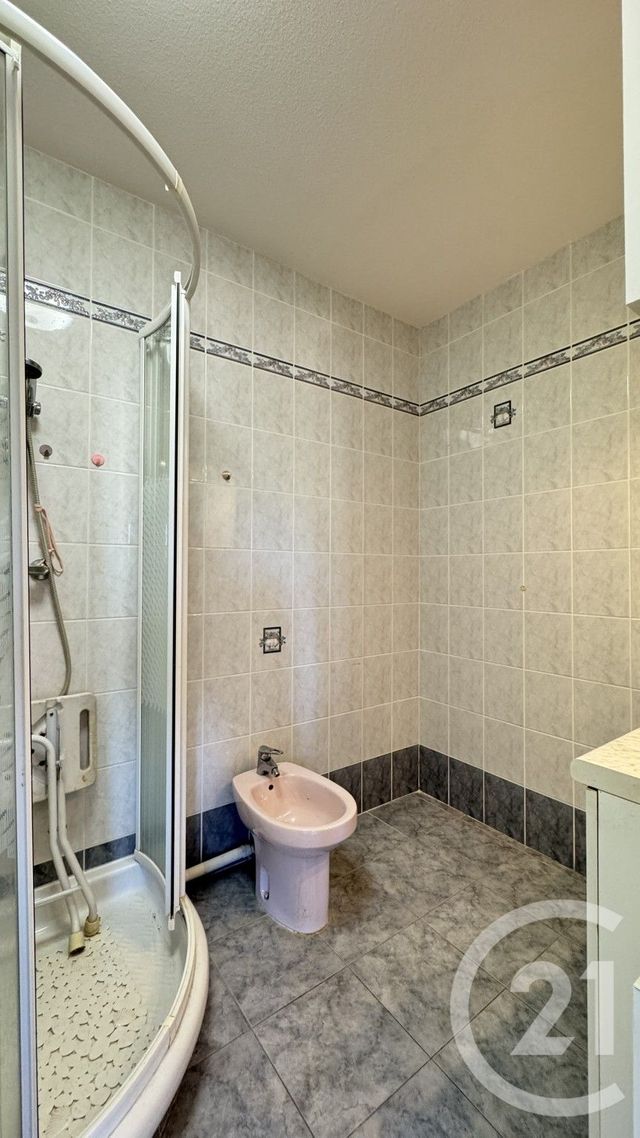 Afficher la photo en grand Appartement F4 à vendre - 4 pièces - 84.56 m2 - GAP - 05 - PROVENCE-ALPES-COTE-D-AZUR - Century 21 Habitat