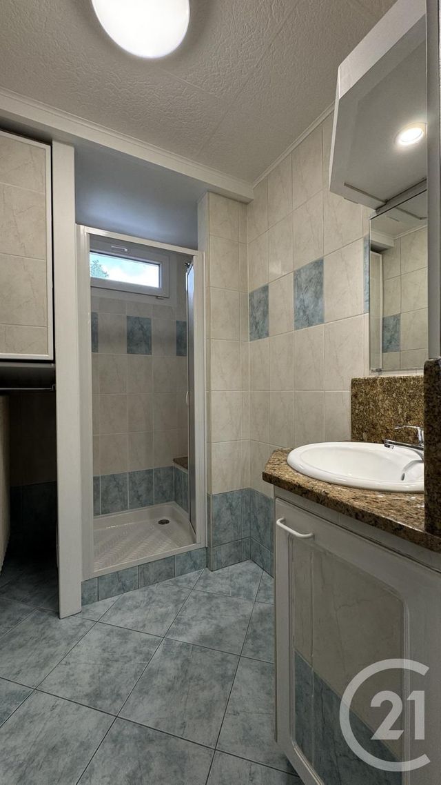 Appartement T3 à vendre - 4 pièces - 68.77 m2 - GAP - 05 - PROVENCE-ALPES-COTE-D-AZUR - Century 21 Habitat