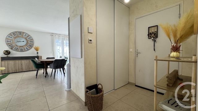 Afficher la photo en grand Appartement T4 à vendre - 4 pièces - 94.71 m2 - TALLARD - 05 - PROVENCE-ALPES-COTE-D-AZUR - Century 21 Habitat