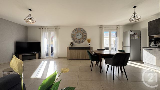 Afficher la photo en grand Appartement T4 à vendre - 4 pièces - 94.71 m2 - TALLARD - 05 - PROVENCE-ALPES-COTE-D-AZUR - Century 21 Habitat