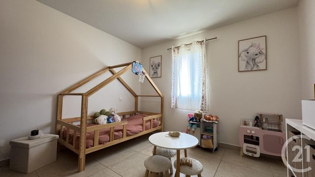 Afficher la photo en grand Appartement T4 à vendre - 4 pièces - 94.71 m2 - TALLARD - 05 - PROVENCE-ALPES-COTE-D-AZUR - Century 21 Habitat