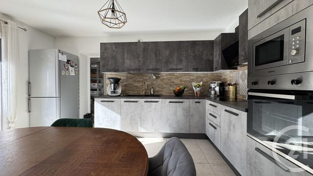Afficher la photo en grand Appartement T4 à vendre - 4 pièces - 94.71 m2 - TALLARD - 05 - PROVENCE-ALPES-COTE-D-AZUR - Century 21 Habitat