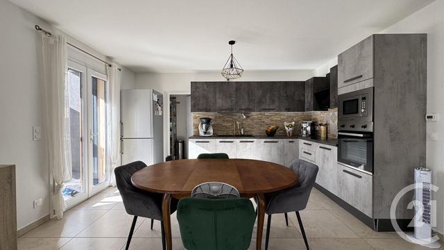 Afficher la photo en grand Appartement T4 à vendre - 4 pièces - 94.71 m2 - TALLARD - 05 - PROVENCE-ALPES-COTE-D-AZUR - Century 21 Habitat