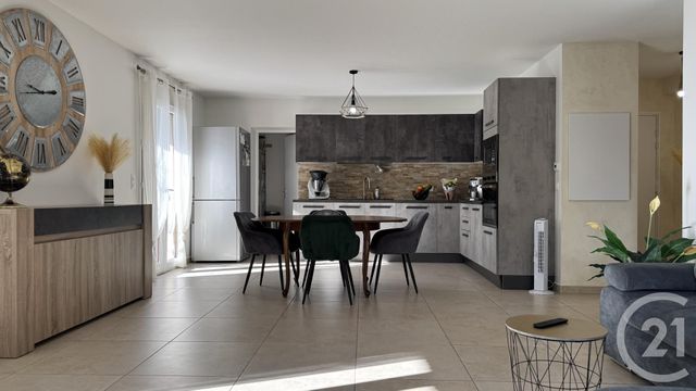 Afficher la photo en grand Appartement T4 à vendre - 4 pièces - 94.71 m2 - TALLARD - 05 - PROVENCE-ALPES-COTE-D-AZUR - Century 21 Habitat