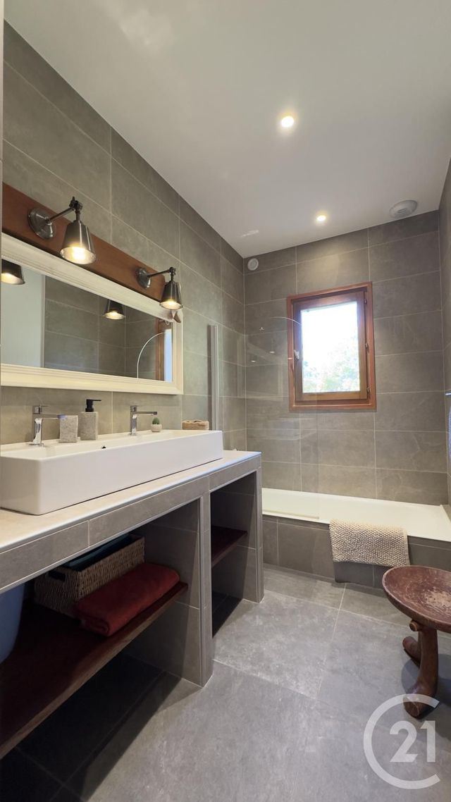 Afficher la photo en grand maison à vendre - 6 pièces - 140.0 m2 - CHORGES - 05 - PROVENCE-ALPES-COTE-D-AZUR - Century 21 Habitat