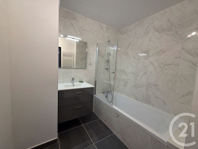 Appartement T4 à louer - 4 pièces - 88.85 m2 - GAP - 05 - PROVENCE-ALPES-COTE-D-AZUR - Century 21 Habitat