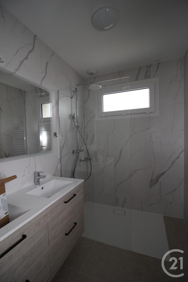 Appartement F3 à louer - 3 pièces - 73.66 m2 - LA FREISSINOUSE - 05 - PROVENCE-ALPES-COTE-D-AZUR - Century 21 Habitat