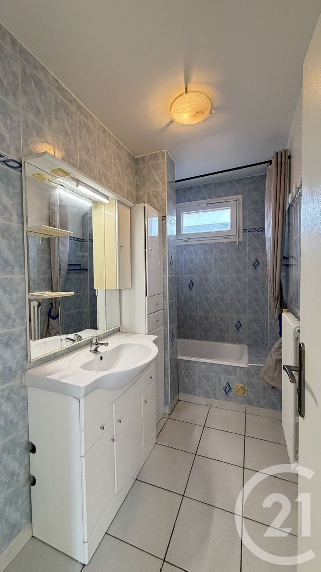 Appartement T3 à vendre - 3 pièces - 60.66 m2 - GAP - 05 - PROVENCE-ALPES-COTE-D-AZUR - Century 21 Habitat