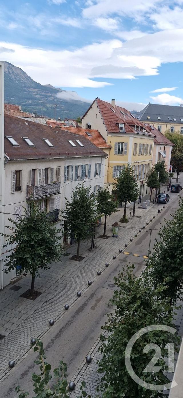 Appartement F3 à louer - 3 pièces - 83.0 m2 - GAP - 05 - PROVENCE-ALPES-COTE-D-AZUR - Century 21 Habitat