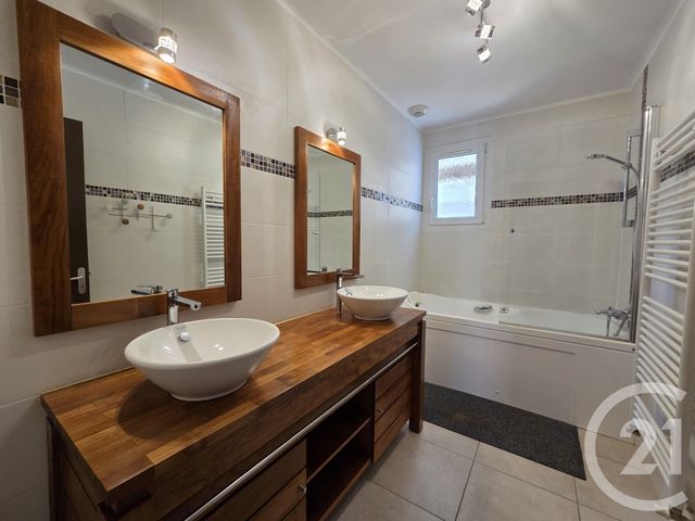 Appartement F5 à louer - 5 pièces - 104.46 m2 - GAP - 05 - PROVENCE-ALPES-COTE-D-AZUR - Century 21 Habitat