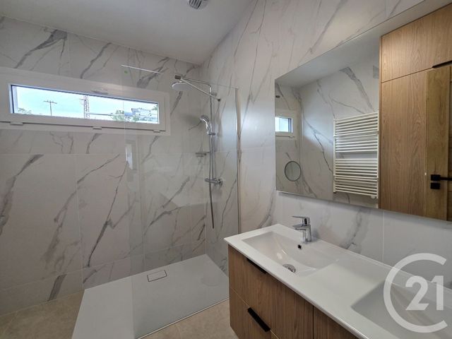 maison à louer - 4 pièces - 110.96 m2 - LA FREISSINOUSE - 05 - PROVENCE-ALPES-COTE-D-AZUR - Century 21 Habitat