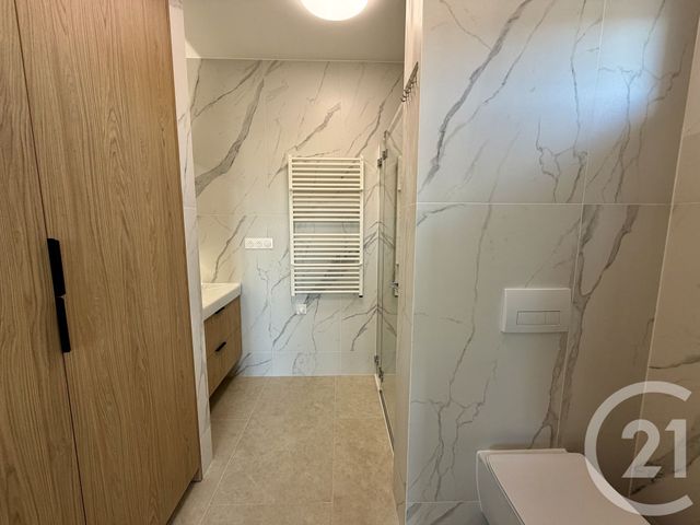 maison à louer - 4 pièces - 110.96 m2 - LA FREISSINOUSE - 05 - PROVENCE-ALPES-COTE-D-AZUR - Century 21 Habitat