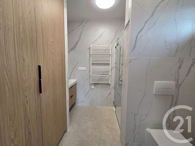 maison à louer - 4 pièces - 110.96 m2 - LA FREISSINOUSE - 05 - PROVENCE-ALPES-COTE-D-AZUR - Century 21 Habitat