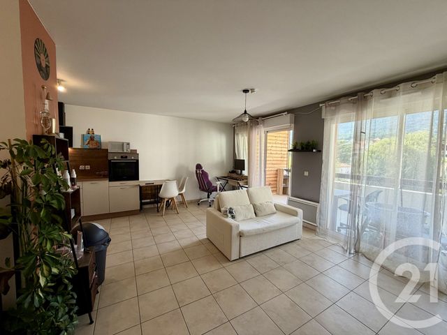 Appartement F2 à louer - 2 pièces - 45.0 m2 - GAP - 05 - PROVENCE-ALPES-COTE-D-AZUR - Century 21 Habitat