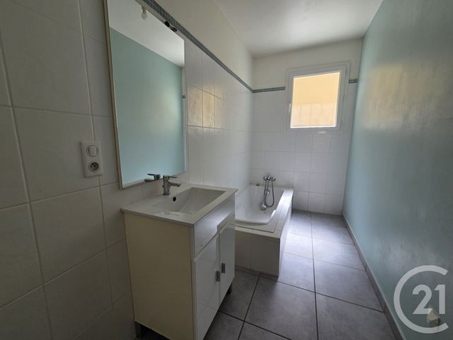 Appartement F2 à louer - 2 pièces - 65.44 m2 - GAP - 05 - PROVENCE-ALPES-COTE-D-AZUR - Century 21 Habitat
